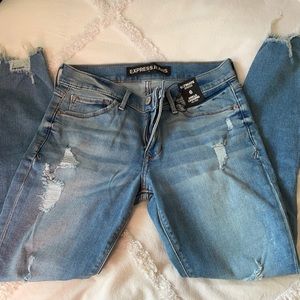 NWT ankle legging mid rise jeans. Size 6